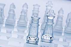 Schachspiel aus Glas