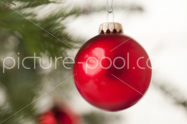 rote Christbaumkugeln