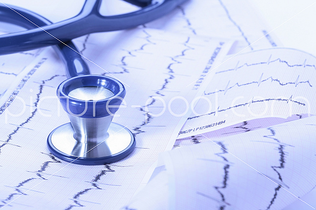 Stethoskop auf EKG auswertungen 