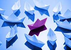 Origami, Boot aus Papier gefaltet