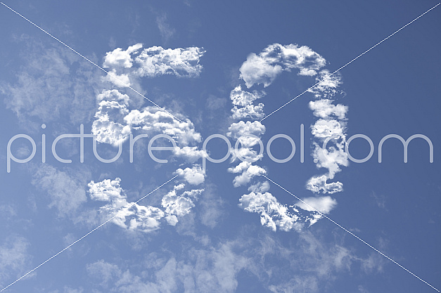 Jubiläumszahl 50 aus Wolken