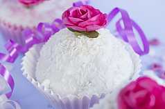 Cupcake mit kleiner Rose
